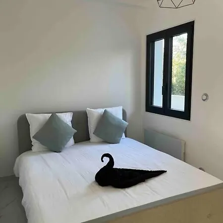 Contemporaine Pres Des Gorges De L'ardeche Villa