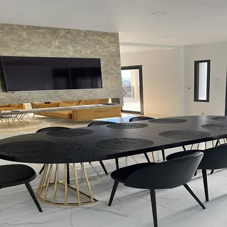 Contemporaine Pres Des Gorges De L'ardeche Villa Pont-Saint-Esprit