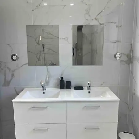 Contemporaine Pres Des Gorges De L'ardeche Villa *